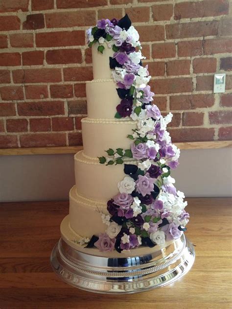 beautiful purple flower cascade wedding cake decorated cakesdecor