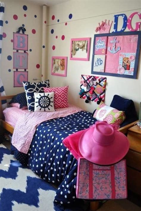 This Blue Dorm Bedding Creates Such A Cute Dorm Room Pink Dorm Rooms Pink Dorm College Room