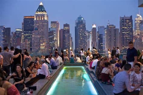 Our review of top of the standard nyc covers everything you need to know about one of the best rooftop bars in new york city including the location, hours of operation, dress code, drink prices and more. Manhattan's Rooftop Bars: Heaven's Gates - The New York Times
