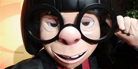 Video A Closer Look At Edna Mode The New Incredibles Meet And Greet Character Coming To