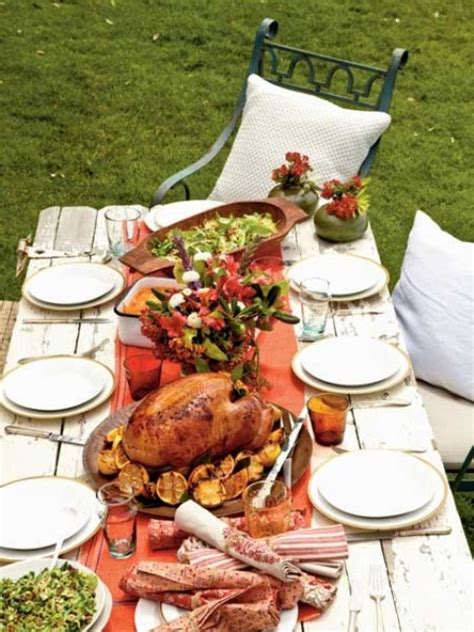 36 Outdoor Thanksgiving Dinner Décor Ideas Digsdigs