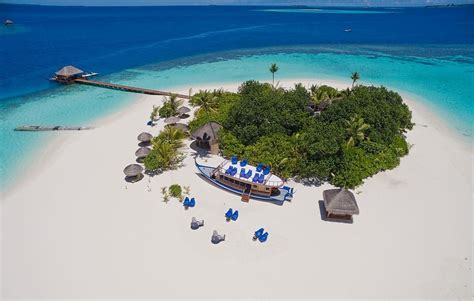 Coral Glass Experience A Night On A Deserted Island In The Maldives