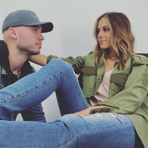 Jana Kramer Reacts To Finding Woman S Topless Photo On Husband S Phone