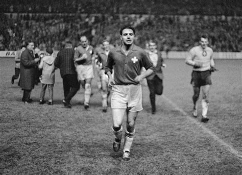 Er spielte auf der position napastnik. Lo svizzero Roger Vonlanthen, campione doc | Blog