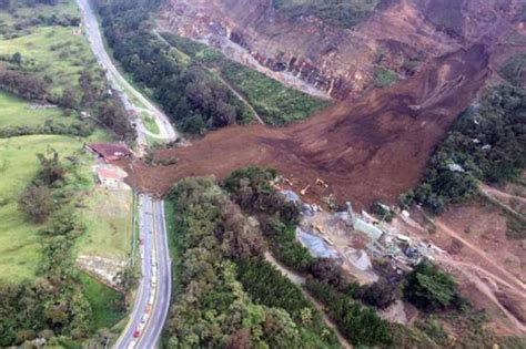 Colombia Landslide Barrels Onto Highway 6 Dead Over Dozen Missing