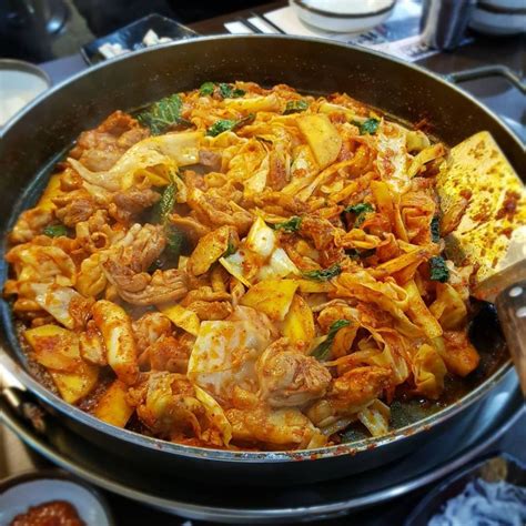 Usus ayam merupakan makanan sehat, karena mengandung jumlah protein yg lebih. 9 Olahan Ayam Pedas Khas Korea Selatan Paling Favorit ...