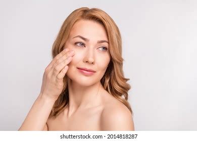 Photo Portrait Woman After Shower Naked Stock Photo Shutterstock