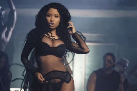 Nicki Minaj S New Video For Only Mirror Online