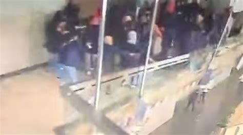 Σοκαριστικό βίντεο Η στιγμή που καταρρέει όροφος στο Χρηματιστήριο της Τζακάρτα Iefimeridagr