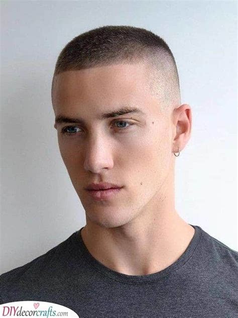 Actually, it's not such a big problem if you choose the right haircut and learn how to style your hair quickly see the ideas and remember: Hairstyles for Men with Thin Hair - Mens Haircuts for Fine ...