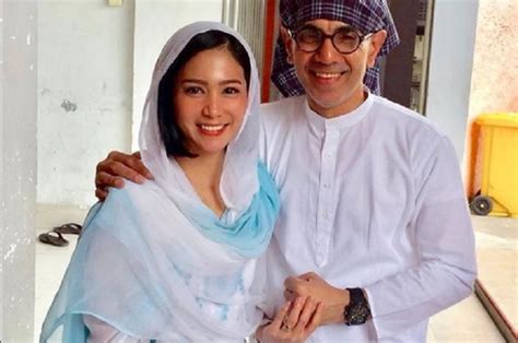 Beda 16 tahun dengan suami, bunga zainal: Tak Direstui Orang Tua saat Menikah dengan Konglomerat ...