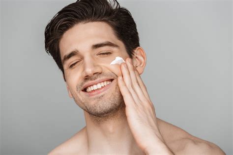 2021 Skincare Routine Tips For Men To Follow Daiy Skincare