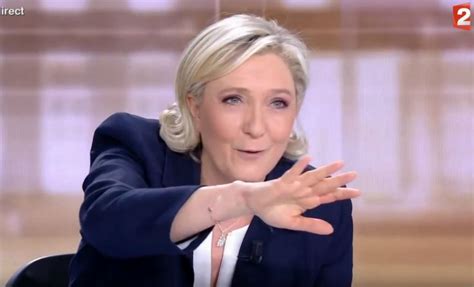Marine le pen to stand trial for tweeting pictures of isis killings. Retro 2017 (3/8): Macron-Le Pen, l'abominable débat - Causeur