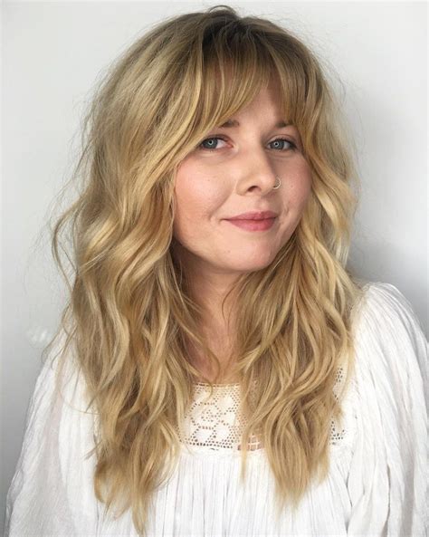 Layered Haircuts With Bangs Haircuts For Long Hair Hairstyles For Round Faces Long Hair Cuts