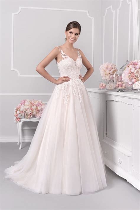 Handgearbeitet und maßgeschneidert nur für deinen großen tag. Brautkleider - Schwandorf - Brautkleid - Hochzeitskleid ...