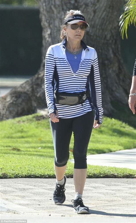 Julia Louis Dreyfus Spotted On A Stroll In Los Angeles Daily Mail Online