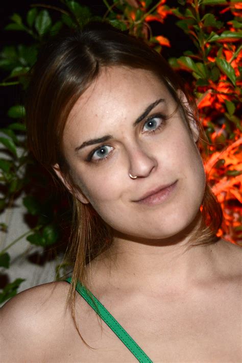 Tallulah Willis Has Her Mom Demi Moore Shave Her Head — Guess Thats
