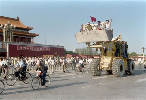 Juni eine mahnwache zum gedenken an die opfer des. In Pictures: The Tiananmen Massacre - The final days of ...