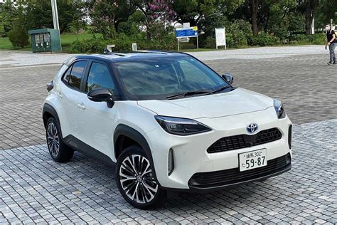 Compare english english (adjective), mandarin 英吉利 (yīngjílì, england). ヤリスクロスは卓越したシャシー性能を持つ。高速域での安定 ...