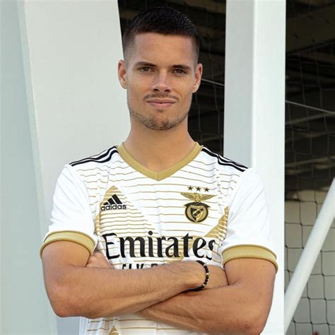 Fifa 21 orange county fc. Everton, Vinícius ou Pizzi: jogadores do Benfica ...