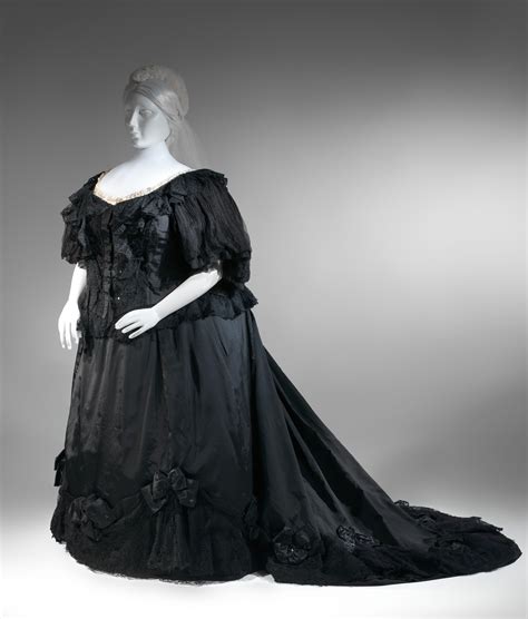 Queen Victoria S Silk Dress British Metropolitan Museum Of Art Click For Very Large