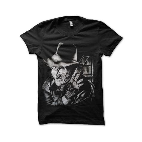 This nightmare on elm street shirt features freddy krueger ready to scratch some records, or is it flesh, like nobody else can. tee shirt freddy krueger