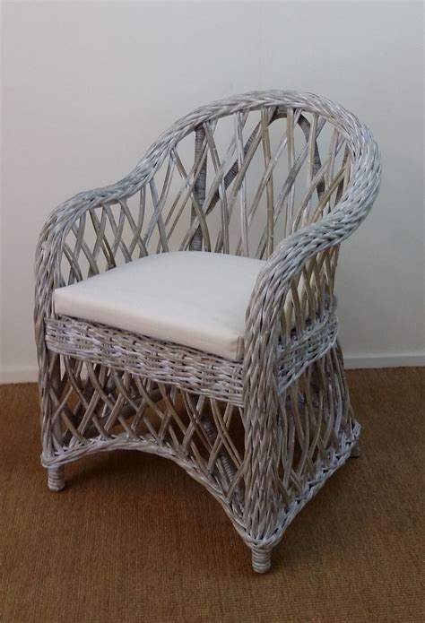 Oval rattan open weave picnic and storage basket, natural brown. Madison Open Weave - The Golden Rattan