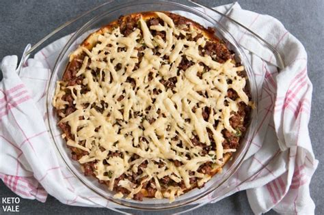 If you are looking for a filling and satisfying meal, you won't be. Keto Cheesy Beef Taco Bake Low Carb Recipe | Keto Vale
