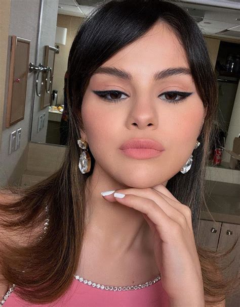 Rare Beauty By Selena Gomez Is Finally Here All The Details Glamour