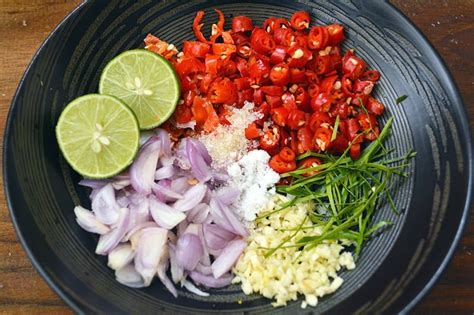 Kemudian tunggu sampai bumbu meresap ke dalam daging. Bumbu Sambal Serai Bali - Trio Resep Kumpulan Resep Makanan Resep Telur Sambal Serai Bali ...