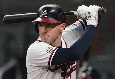 Freddie Freeman Agrees To Six Year 162m Deal With Dodgers