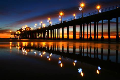 Enjoy the southern california lifestyle at the breakwater apartments in beautiful huntington beach! Huntington Beach, California - A Tale of Two Cities ...