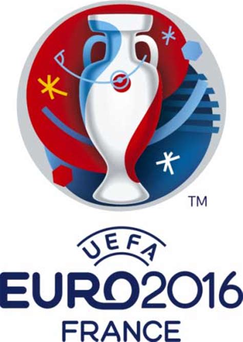 Foto vom henri delaunay cup, der tropäe der uefa european football. Fußball EM 2016 in Frankreich - DFB Wendetrikot 2016