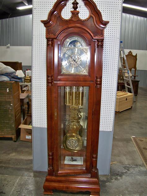 Lot Howard Miller Mahogany Grandfather Clock