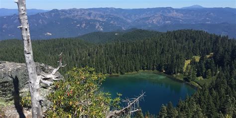 Twin Lakes Umpqua National Forest Hiking In Oregon