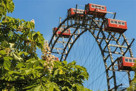 Viennas Giant Ferris Wheel Turns Again