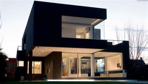 A Black Modern House Avso
