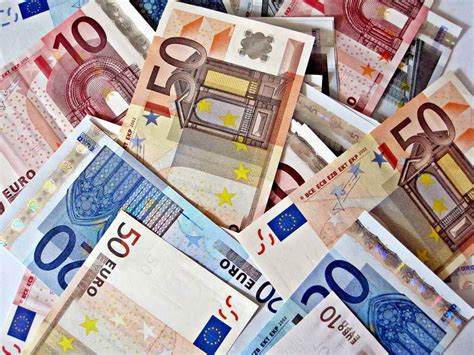 Eur) is the official currency of 19 of the 27 member states of the european union. Historia del Euro • gestiopolis