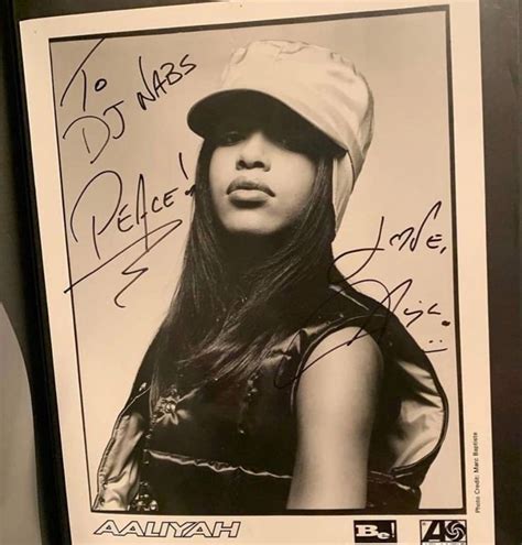 Pin By C Lo On I ♥️ Aaliyah Aaliyah Portrait Photo Aaliyah Haughton