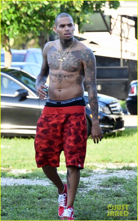 Chris Brown Goes Shirtless For New Music Video Shoot Photo 3451482 Chris Brown Shirtless