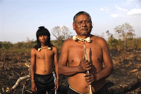 アマゾン 原 住民 女性