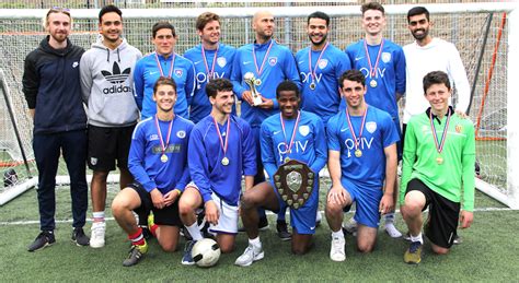 For serial murderer charles sobhraj, the idea of retiring to paris and making $15 million for a movie deal based on his life made spending more than two decades in a notoriously corrupt indian prison worthwhile. Un match de foot caritatif organisé par un ancien du Lycée ...