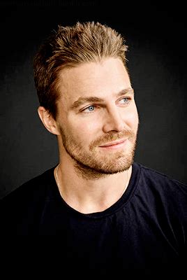 Stephen amell removed from flight. stephen amell | Tumblr | Atrizes loiras, Stephen amell ...