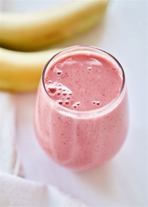 Strawberry Banana Smoothie | Recipe in 2020 (With images ...