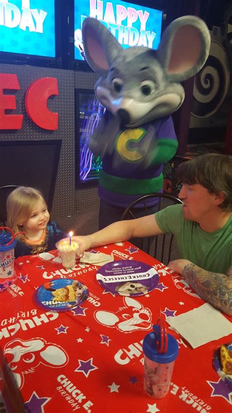 Plan Your Childs Birthday At Chuck E Cheese Mama Smiths