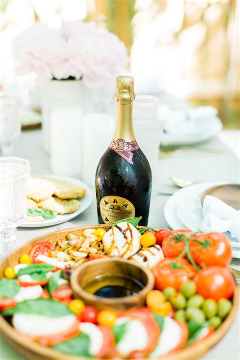 A dinner that actually feels as special as one built around a porterhouse or wild salmon. How to Throw a Spaghetti Dinner Party | Glitter, Inc.
