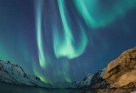 Incredible Aurora Borealis Over Night Sky In Arctic Gearminded