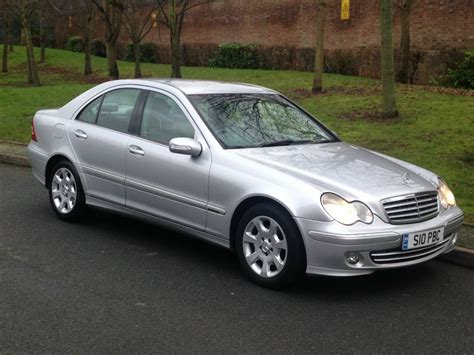 It produces a combined output of 231hp and 500nm of torque, switching between hybrid driving modes on its own. 2005 Mercedes-Benz C Class 2.1 Auto C220 CDI Elegance SE ...