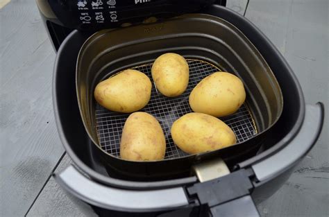 Aardappelen kook pof je simpel en snel in de Airfryer