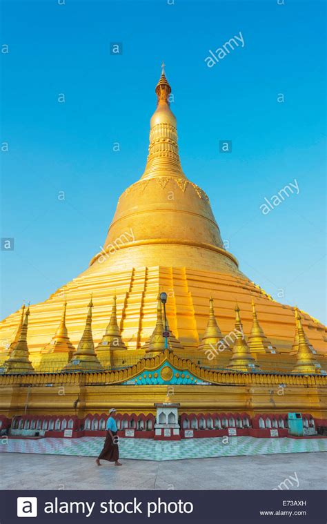 Shwemawdaw Paya Pagoda Bago Myanmar Burma Asia Stock Photo Alamy